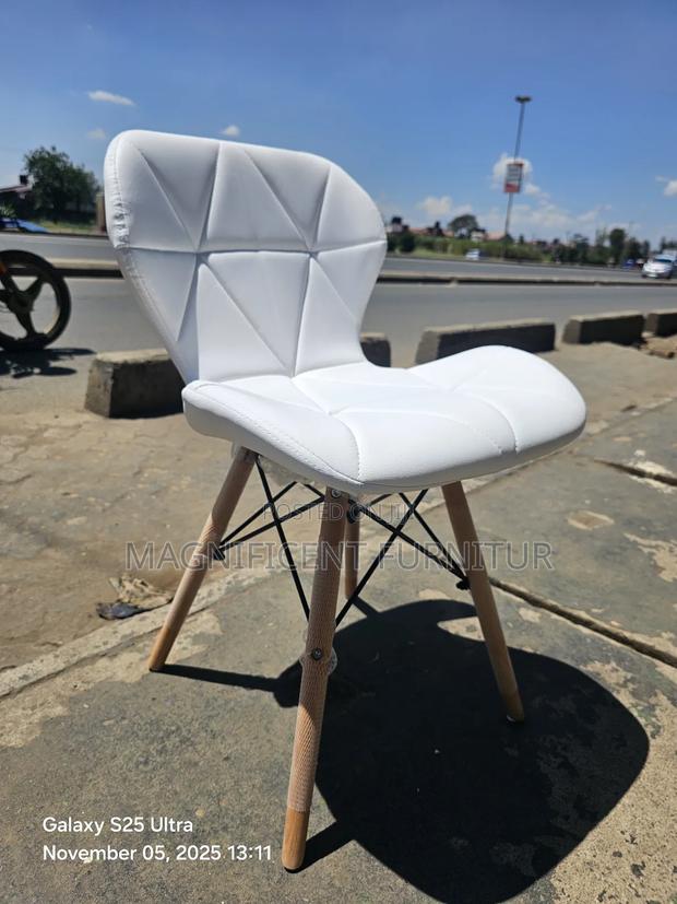 Eames Leather Skye - main view