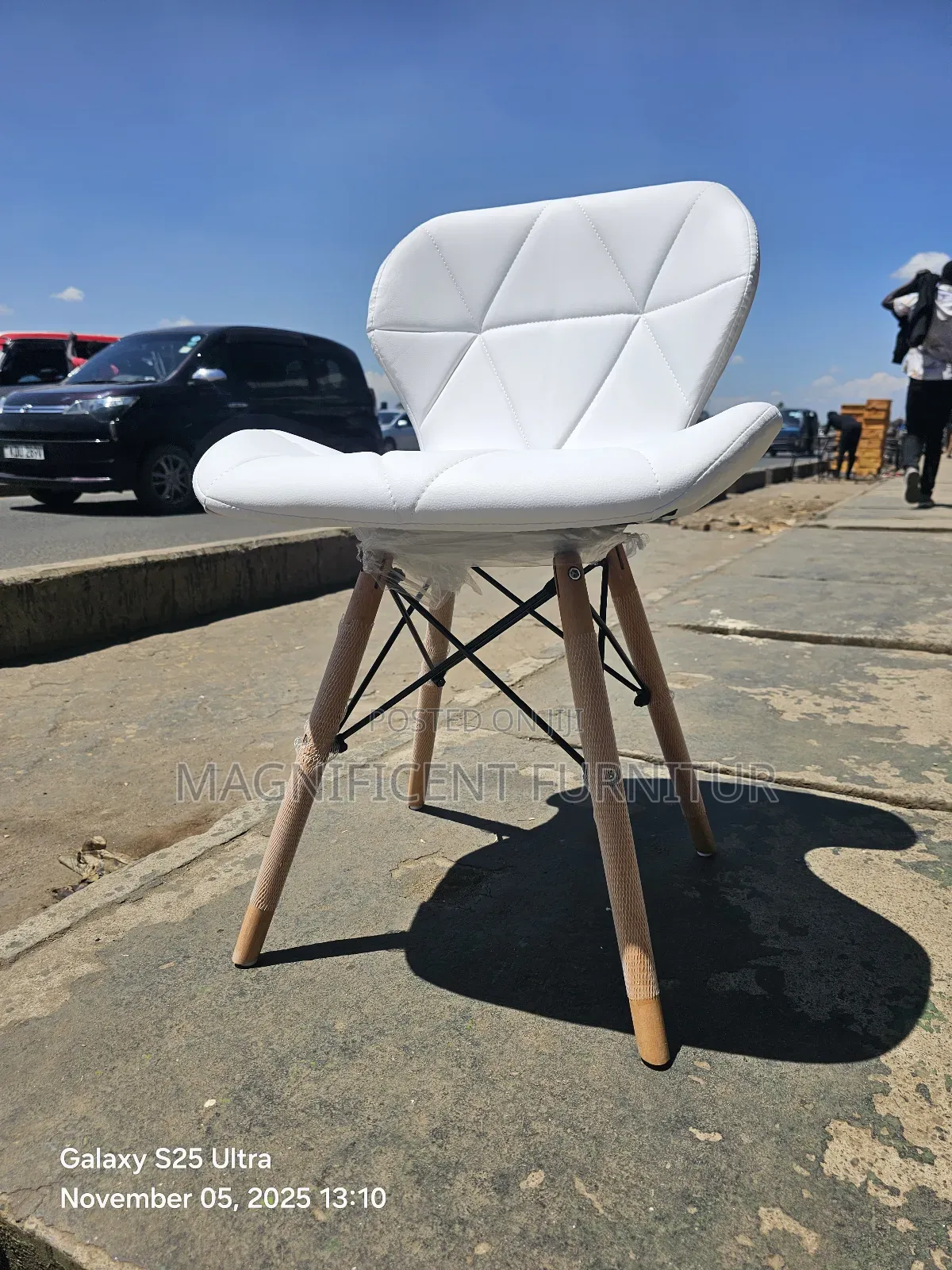 Eames Leather White Sanus