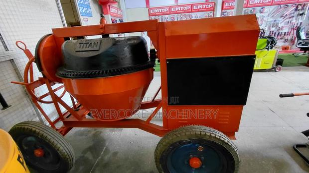 Titan Indian 500litres Diesel Concrete Mixer With 8hp Engine.