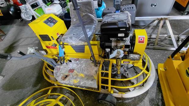 Ride-on/Sit on Power Float Machine With Petrol Engine. - thumbnail 2