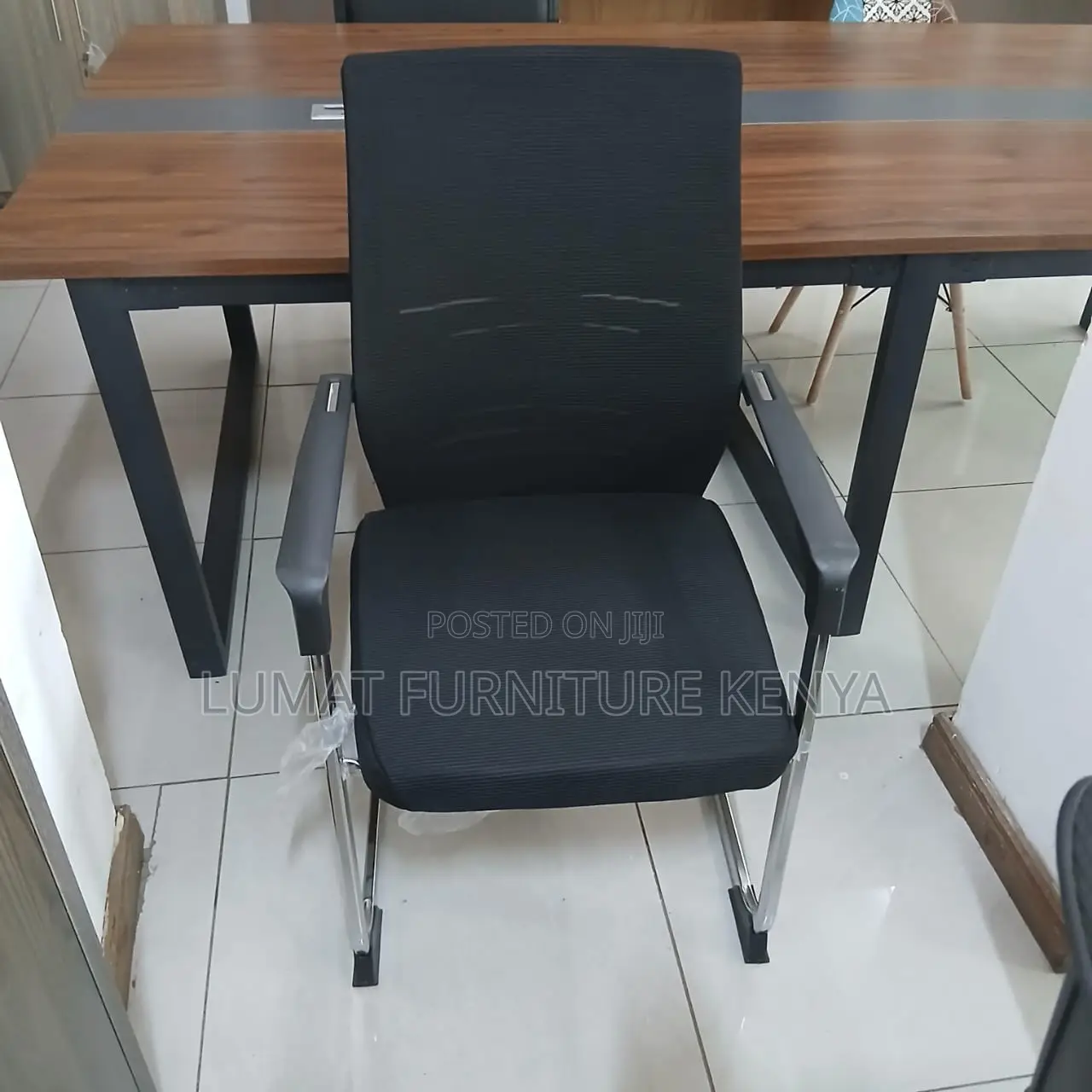 Mesh Meeting Chair