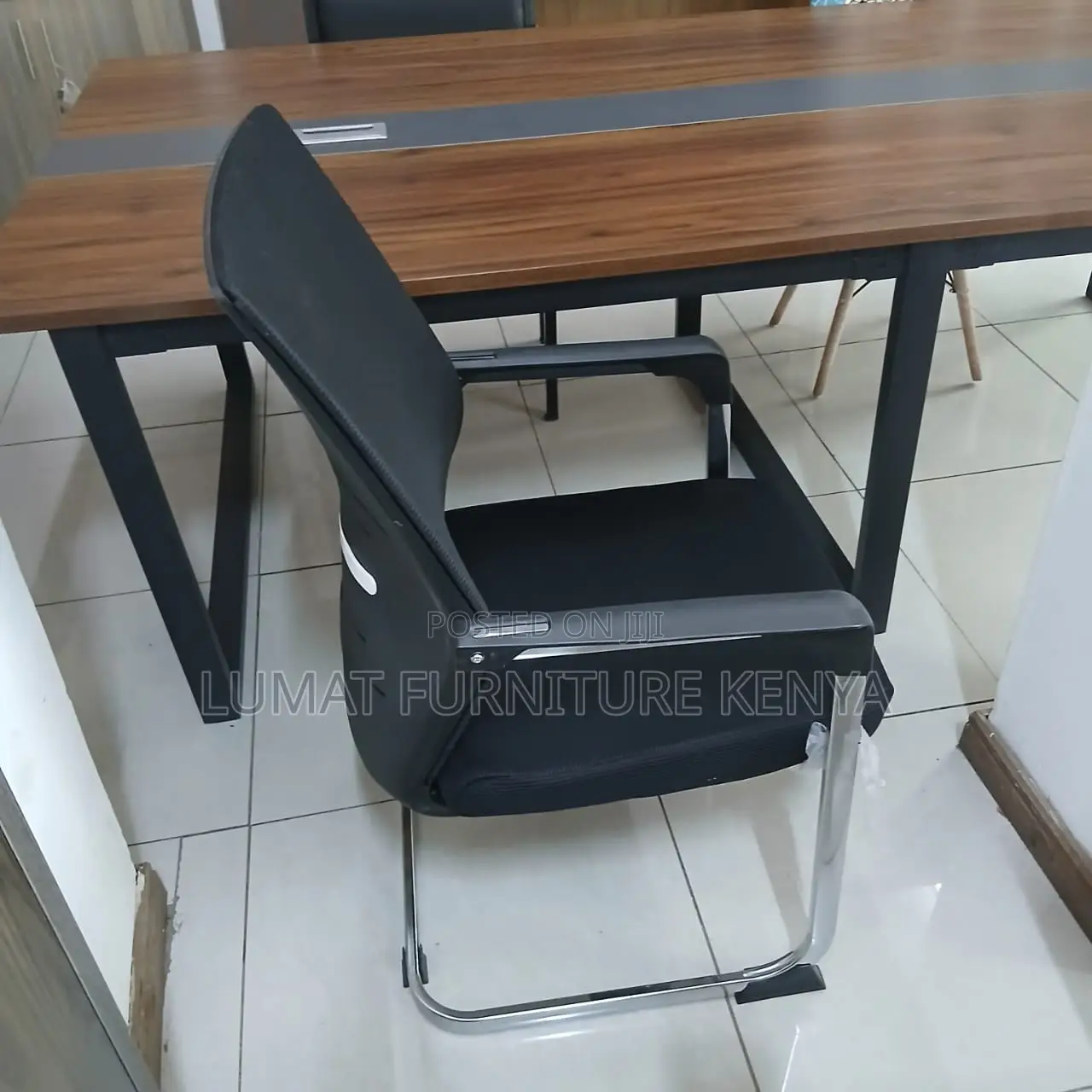 Mesh Meeting Chair
