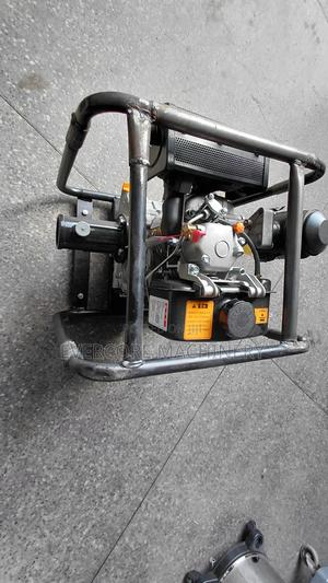 Diesel Powered Poker Vibrator Machine Without Shaft. - thumbnail 2