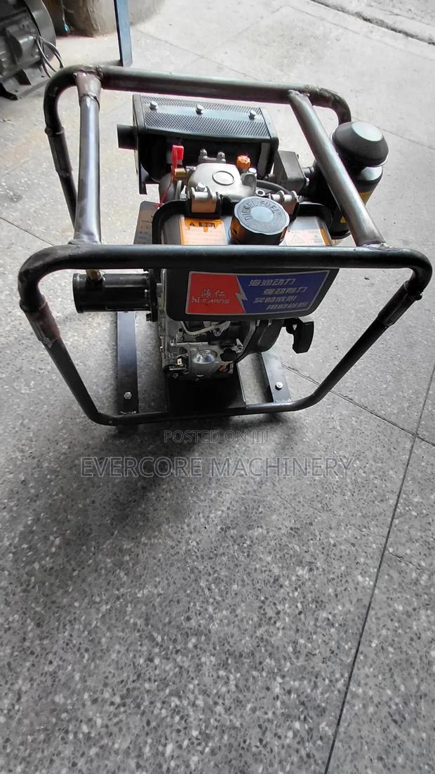 Diesel Powered Poker Vibrator Machine Without Shaft. - thumbnail 3