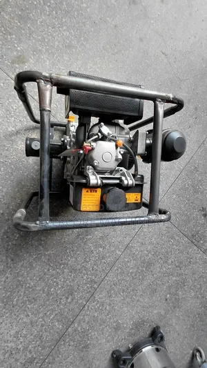 Diesel Powered Poker Vibrator Machine Without Shaft.