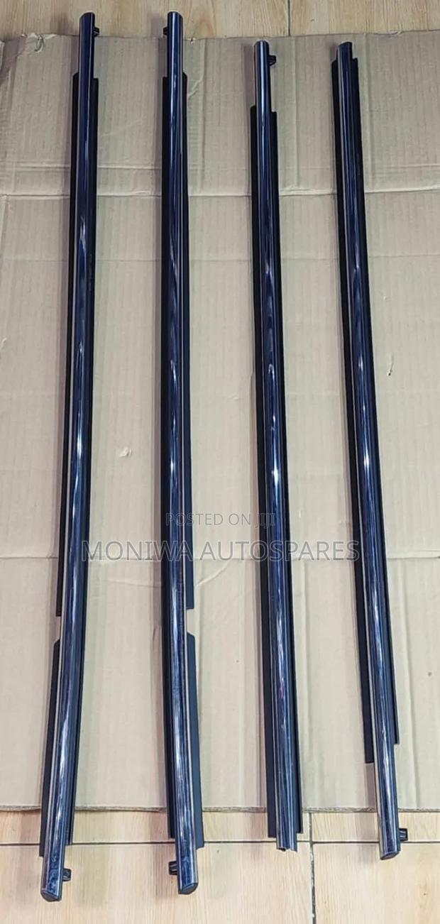 Weather Strip Rav 4 2014-2018 Chrome - main view