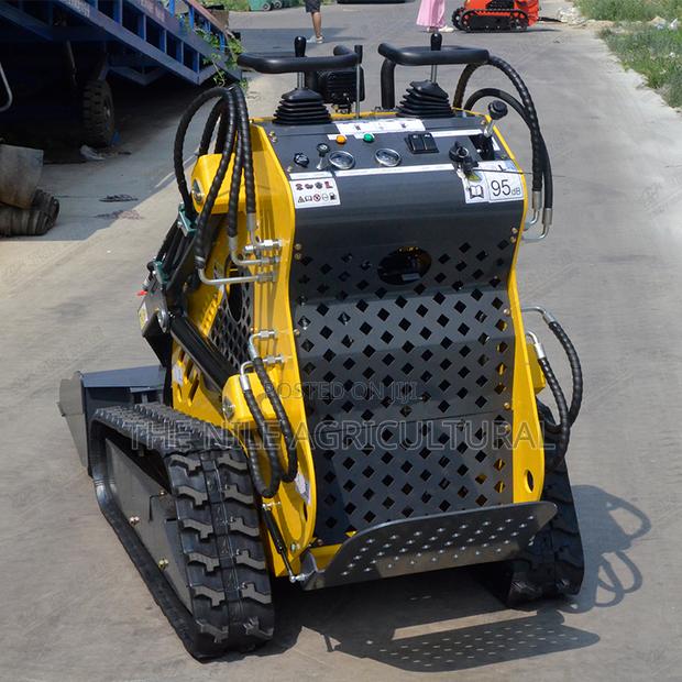 Tracked Mini Skid Steer Loader Backhoe Attachment for Sale in Kenya. - thumbnail 4