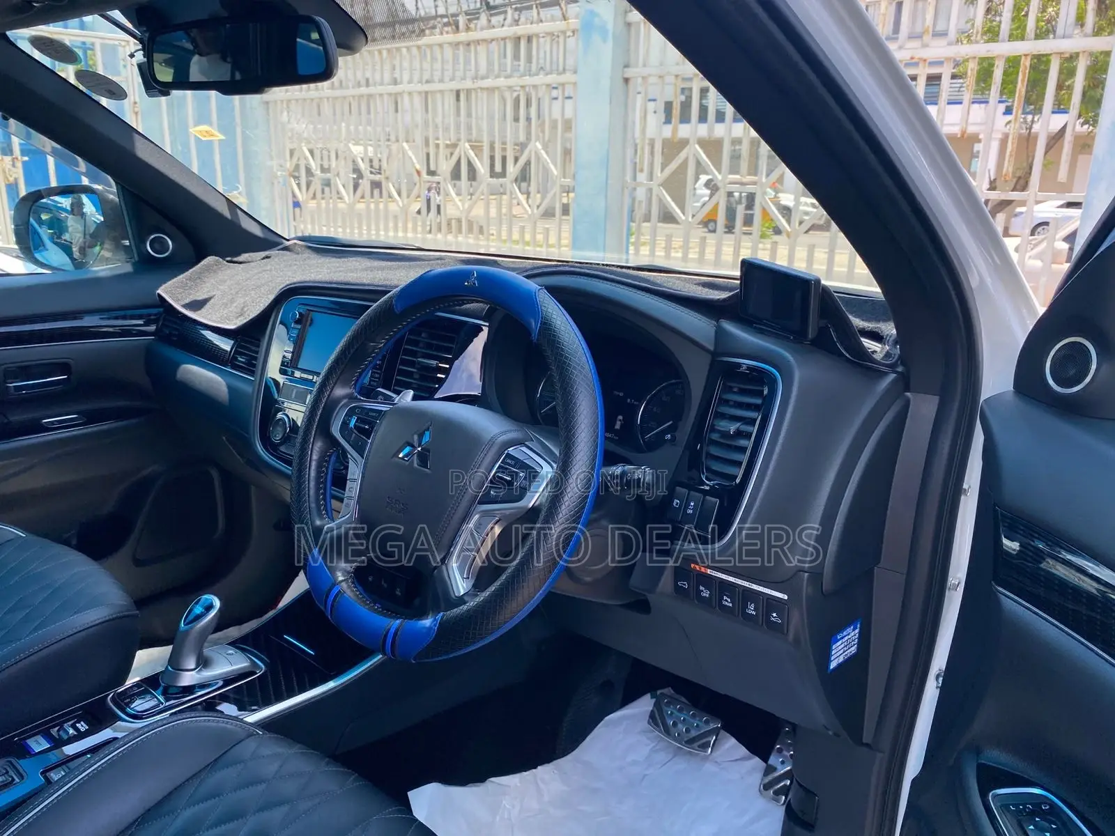 Mitsubishi Outlander 2018 White