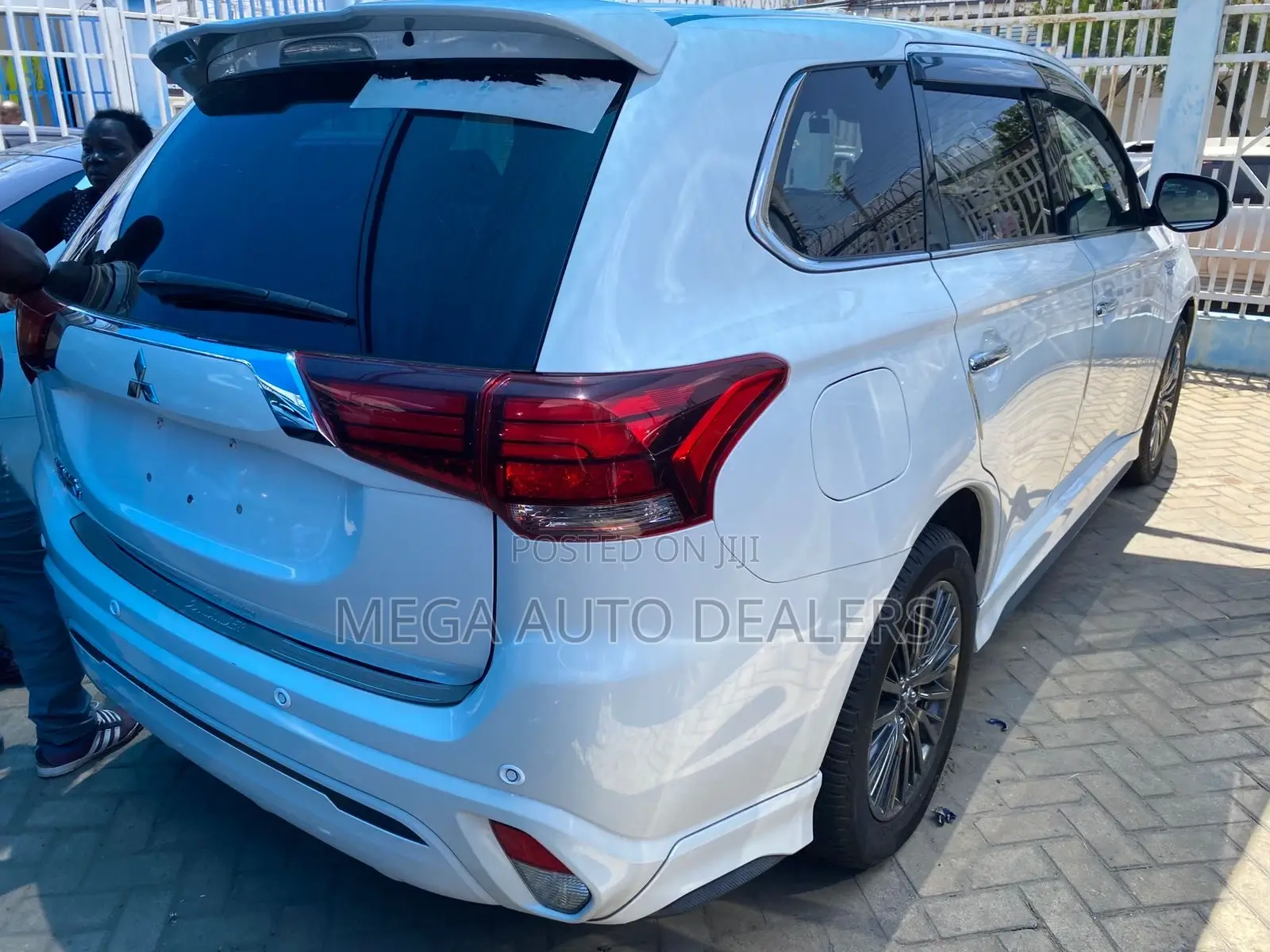 Mitsubishi Outlander 2018 White