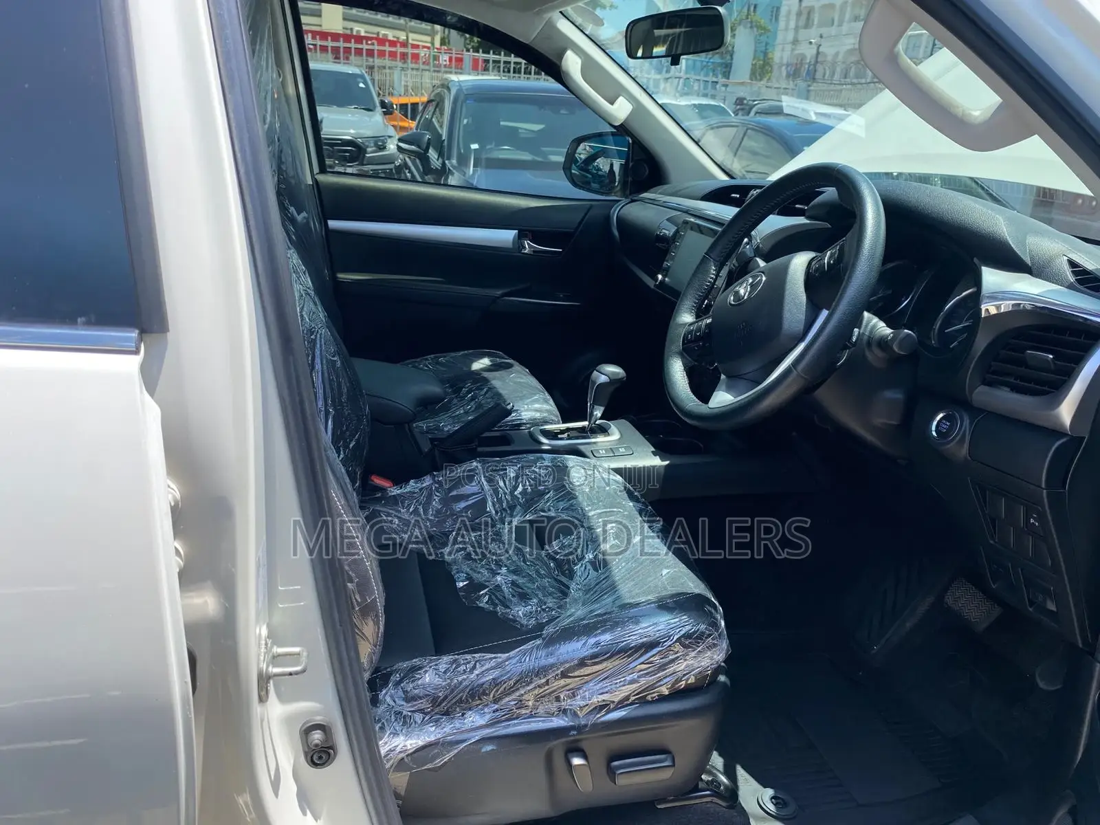 Toyota Hilux 2020 White