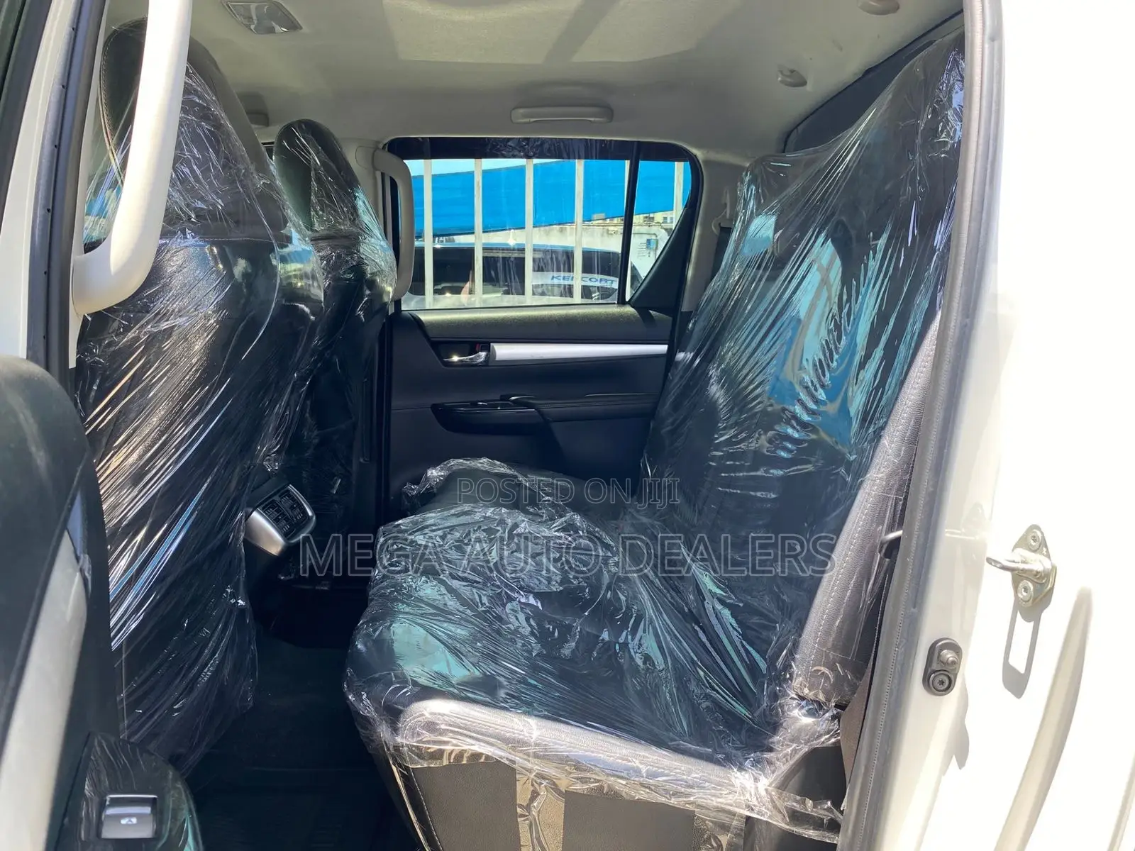 Toyota Hilux 2020 White