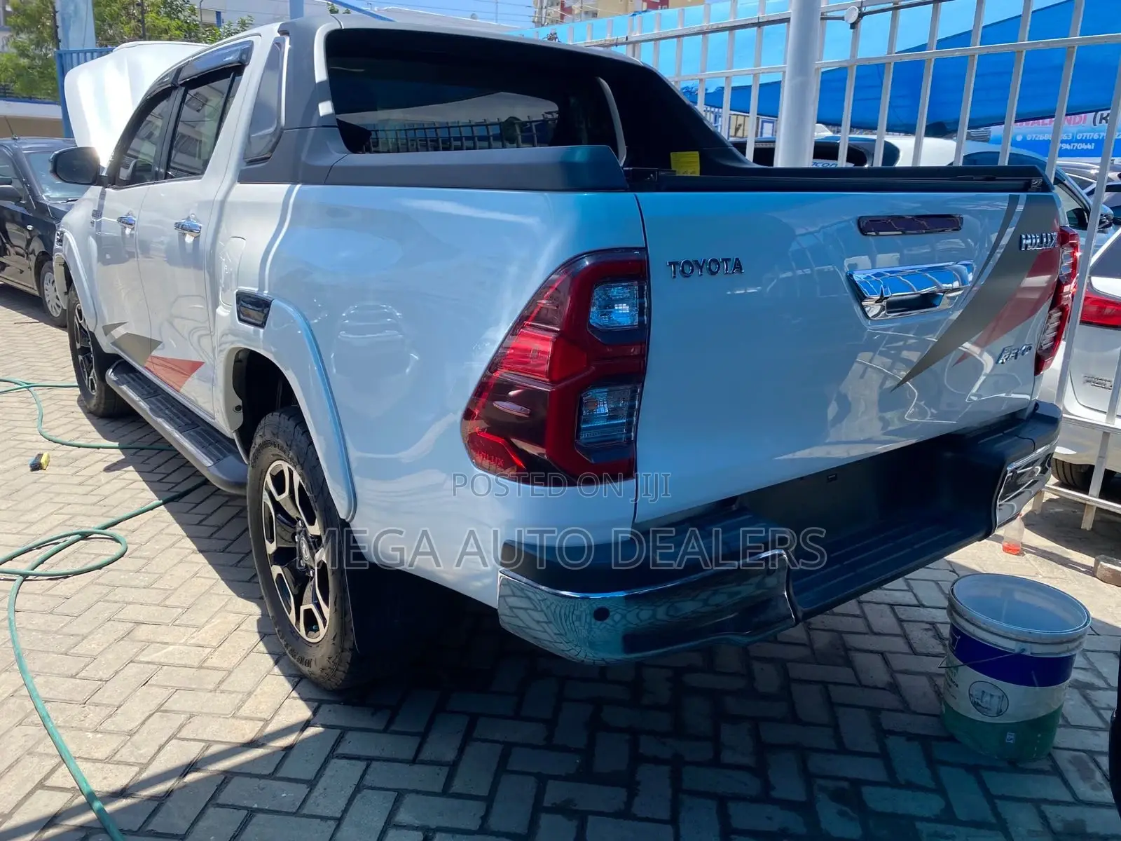 Toyota Hilux 2020 White