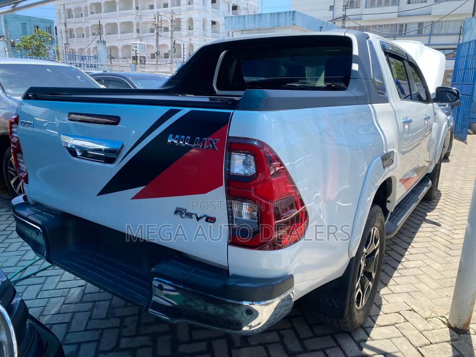 Toyota Hilux 2020 White