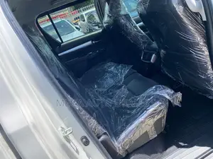 Toyota Hilux 2020 White