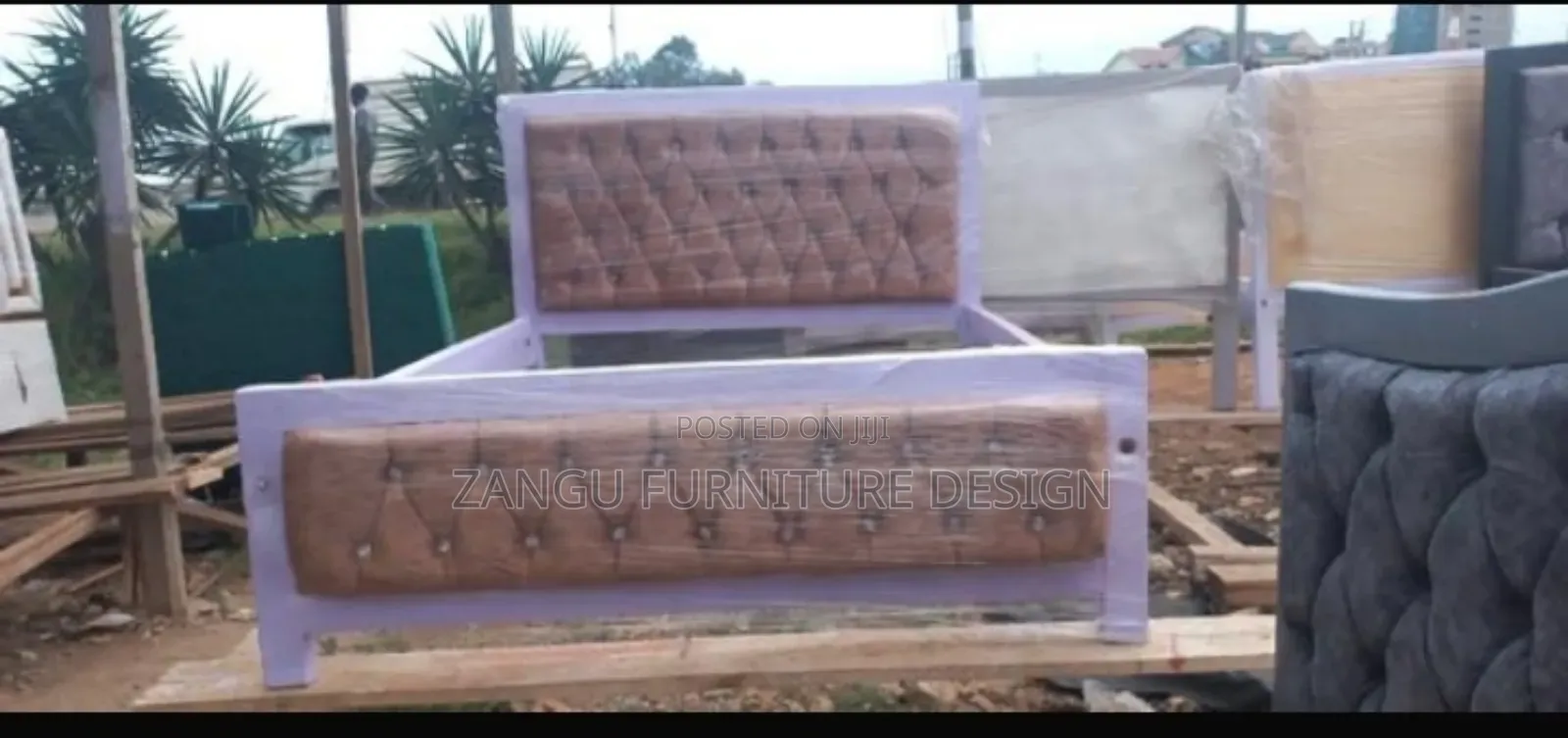 Crafted Smooth Mocket Mocket Beds