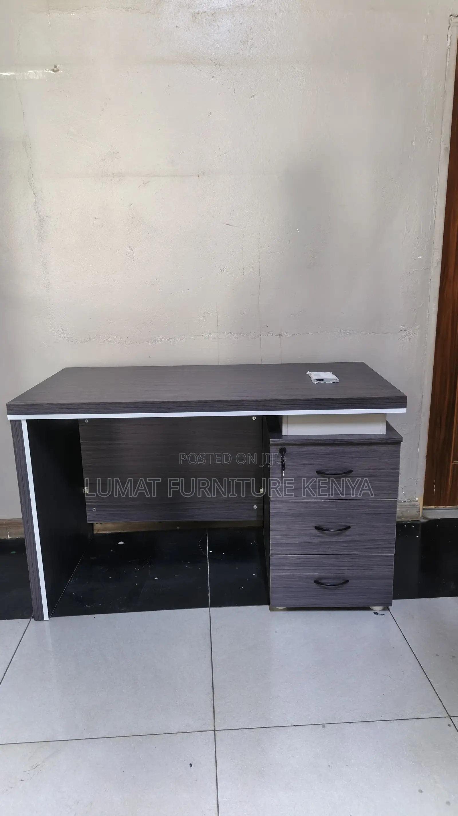 Office 1.4m Modern Desk