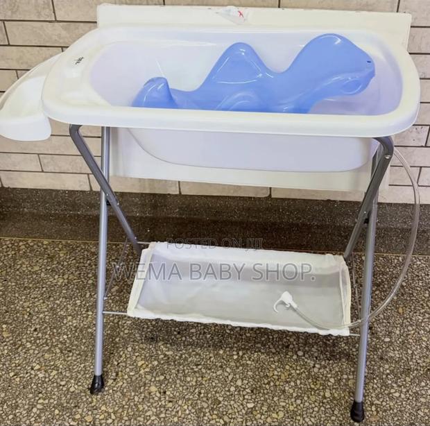 Baby Portable/Foldable Bath Station With a Changing Mat - thumbnail 13