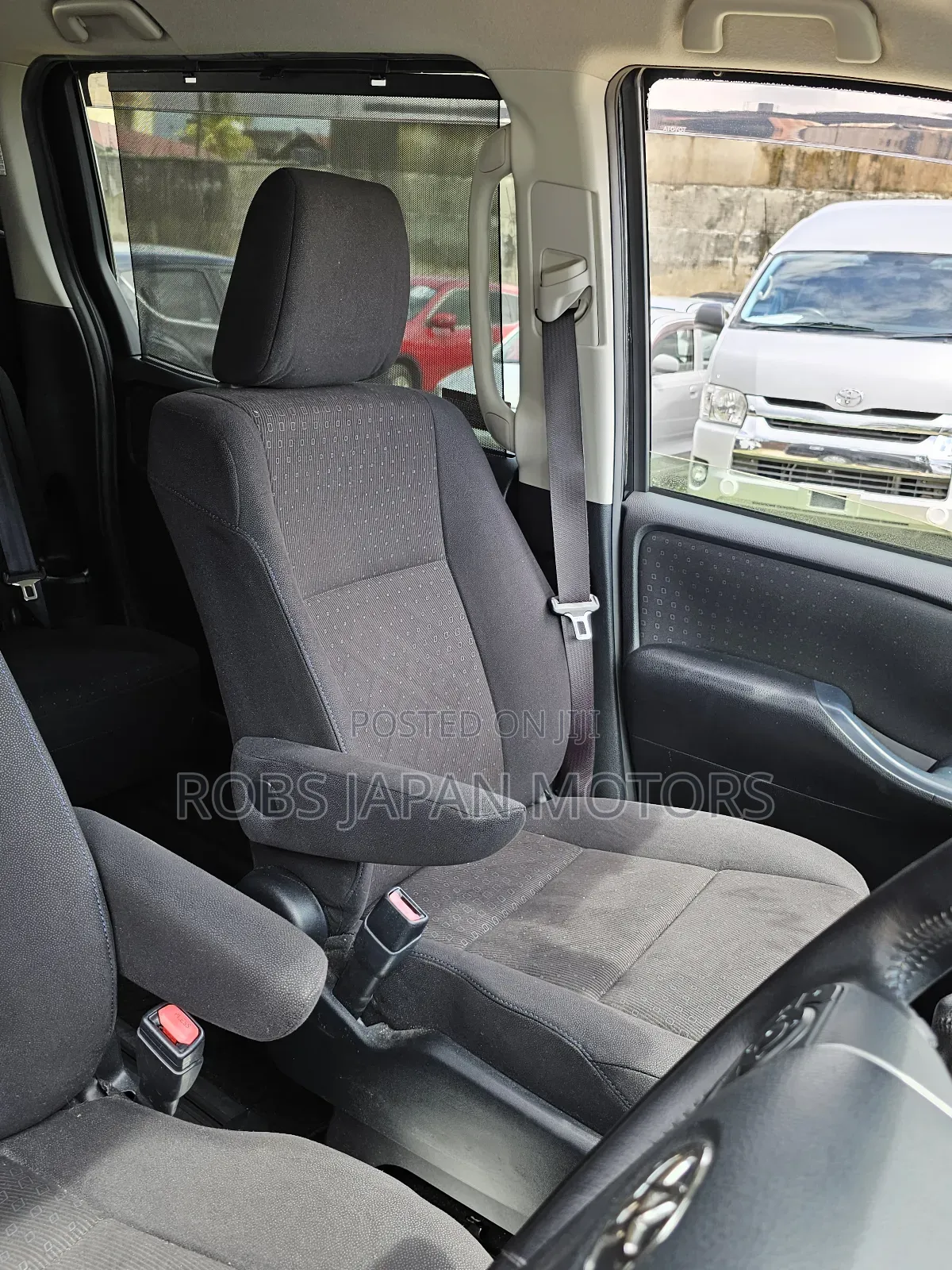 Toyota Noah 2.0 FWD (6 Seater) 2018 Black