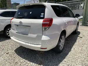 Toyota Vanguard 2018 White