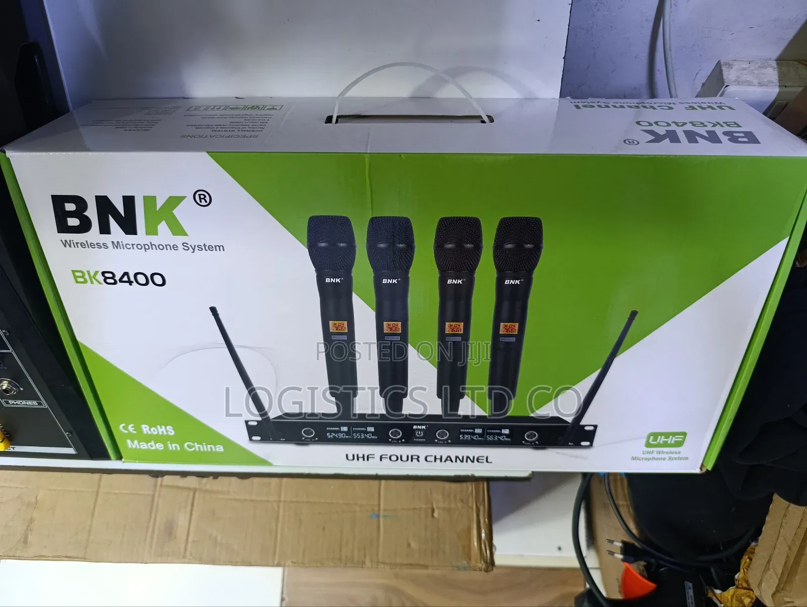 BNK Bk8400 Uhf Wireless Microphone System With 4 Mics