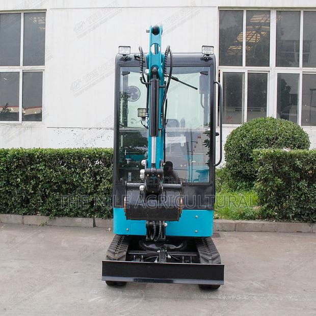 Multi-Functional Tracked Excavator With Accessories for Sale in Kenya. - thumbnail 2