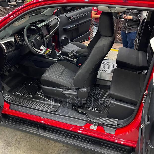 Custom-Fit for Toyota Hilux Double Cab