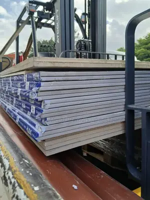Transit Trailers With Crane Are Available for Load Delivery