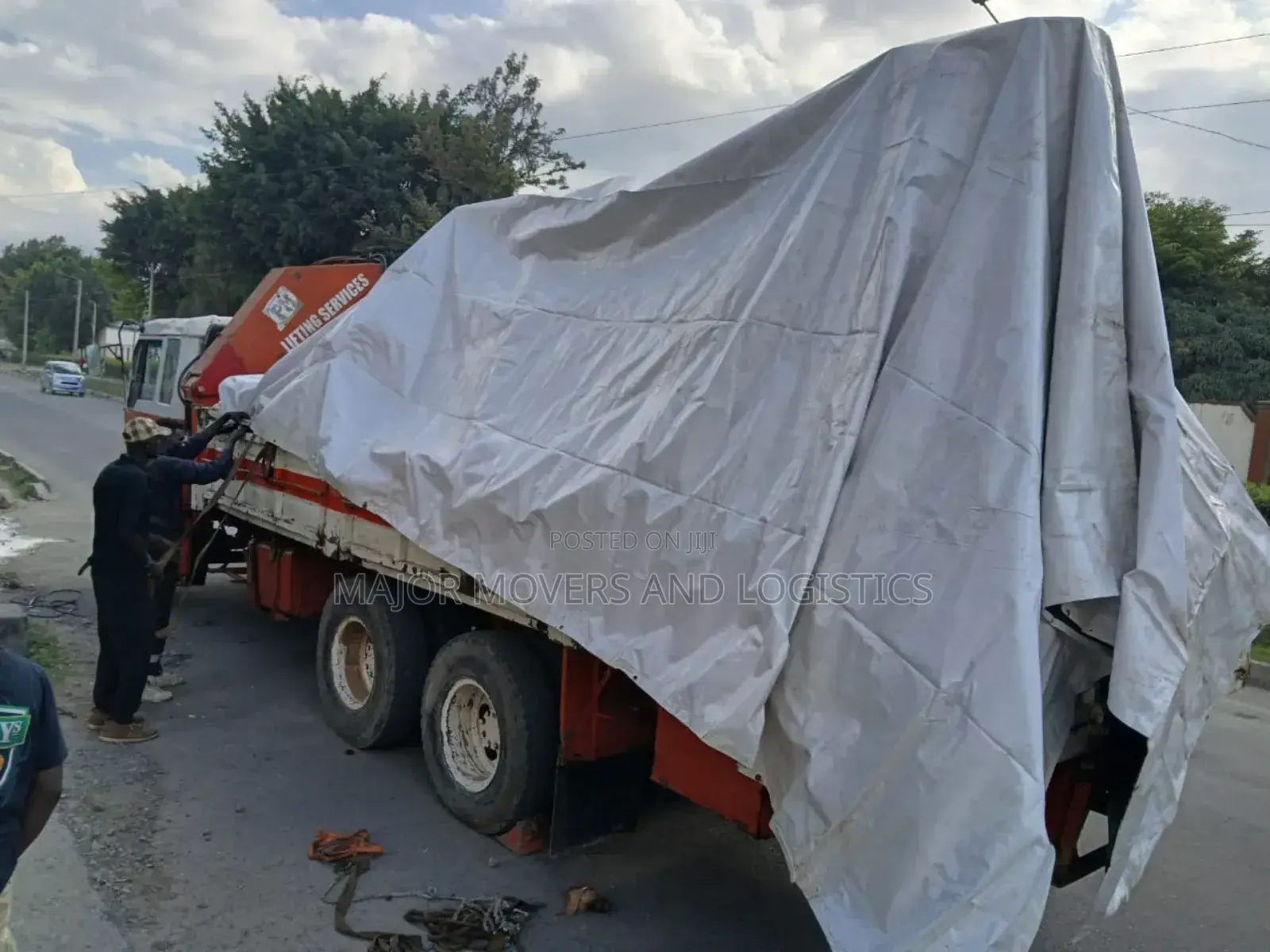 Transit Trailers With Crane Are Available for Load Delivery
