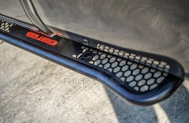 Heavy-Duty Aluminium Sidesteps for Pickup - main view