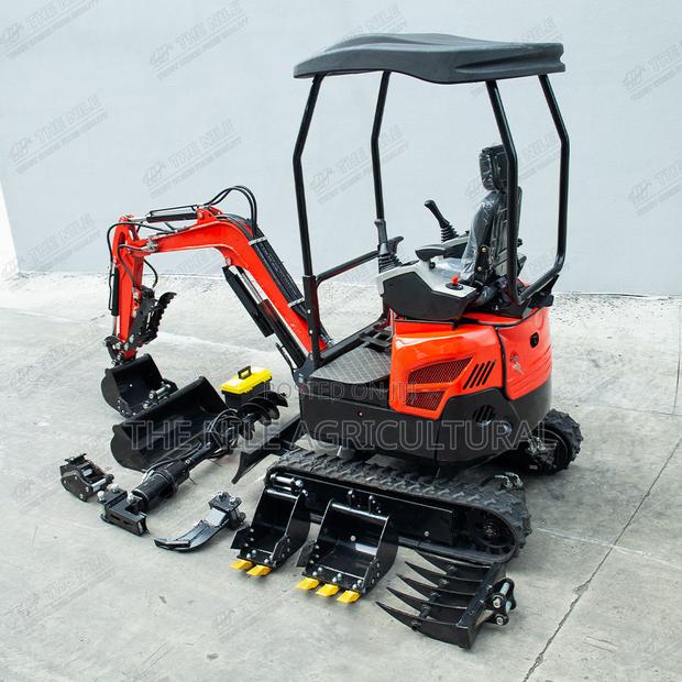 Hydraulically Piloted Tracked Multi-Functional Mini Excavator - thumbnail 2