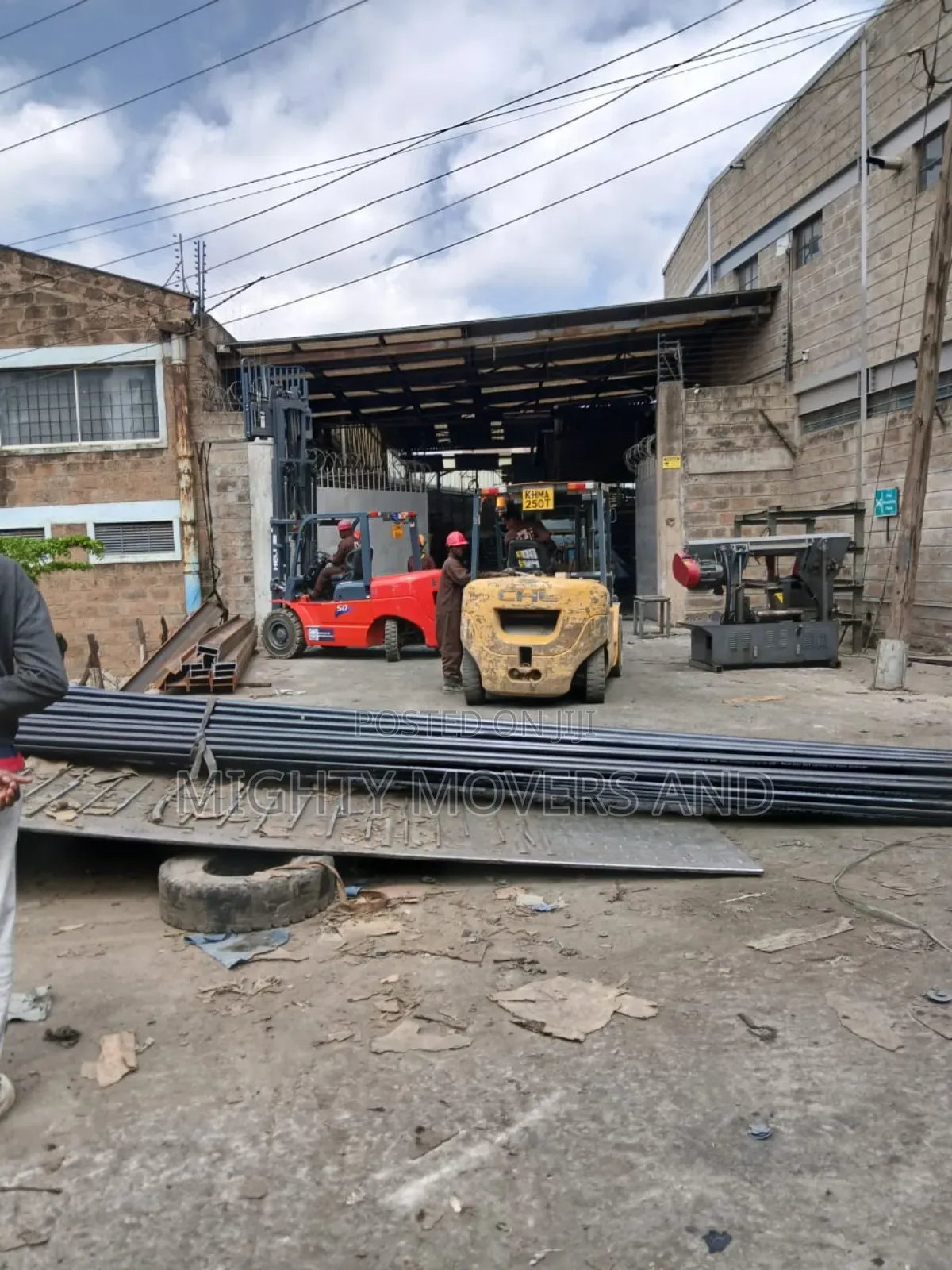 Trailers for Logistics and Errands Services Are Readily Available