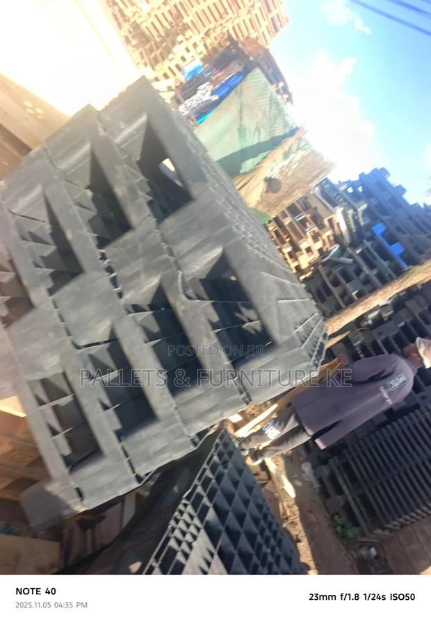 Max Weight Cargo Pallets - main view