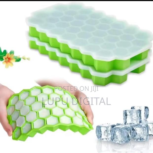 Silicone Ice Cube Makers - thumbnail 3