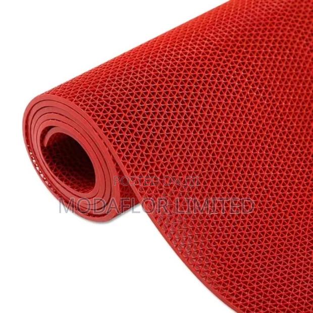 Professional Anti-Slip PVC Mats – Safety Comfort for Wet Bathrooms