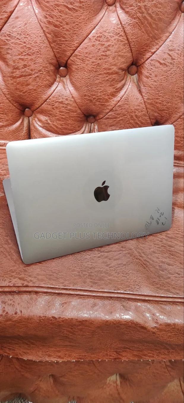 Laptop Apple MacBook Pro 2018 16GB Intel Core I7 SSD 1T - thumbnail 3