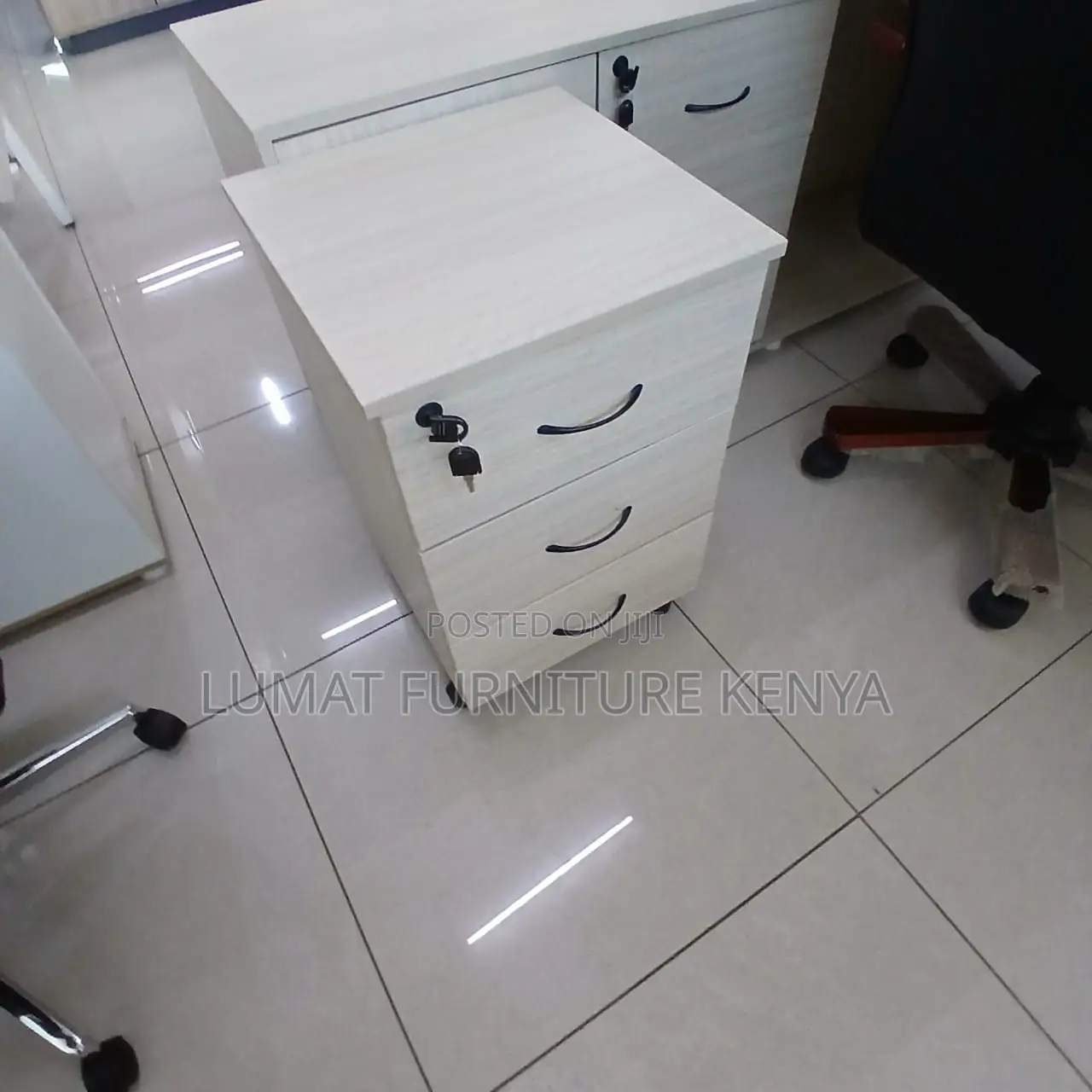 Lockable Top Drawer For Document Security