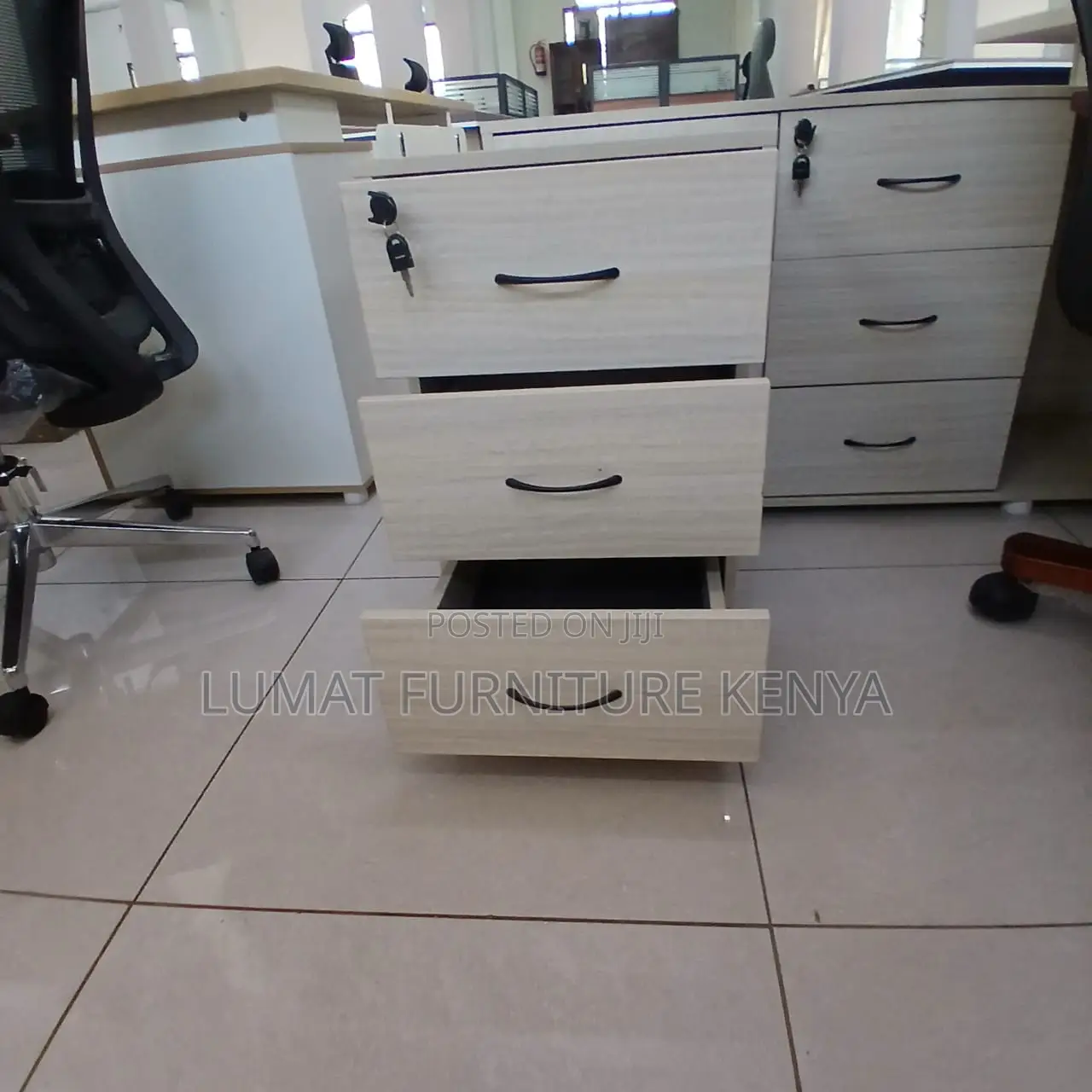 Lockable Top Drawer For Document Security