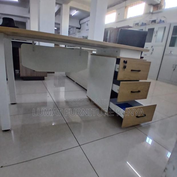 Spacious Desk for Working Surface for Laptops - thumbnail 7