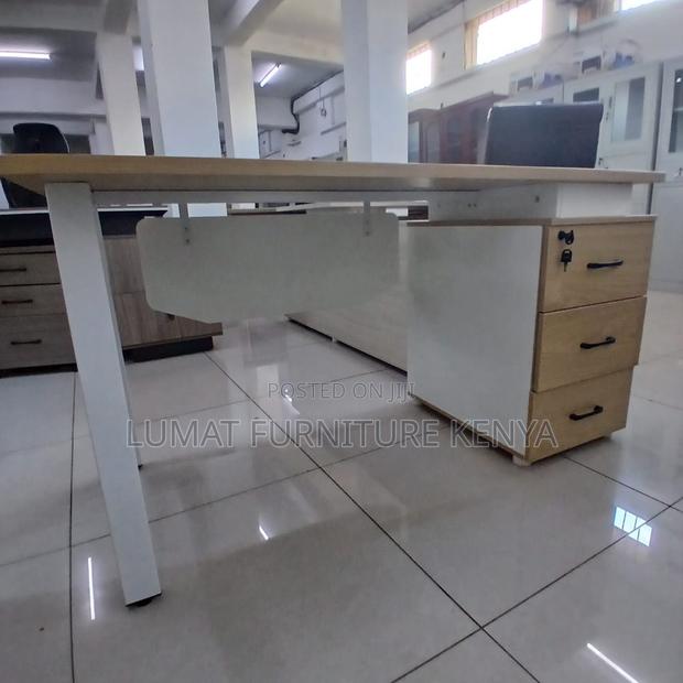 Spacious Desk for Working Surface for Laptops - thumbnail 8