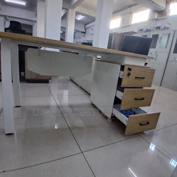 Spacious Desk for Working Surface for Laptops - thumbnail 10