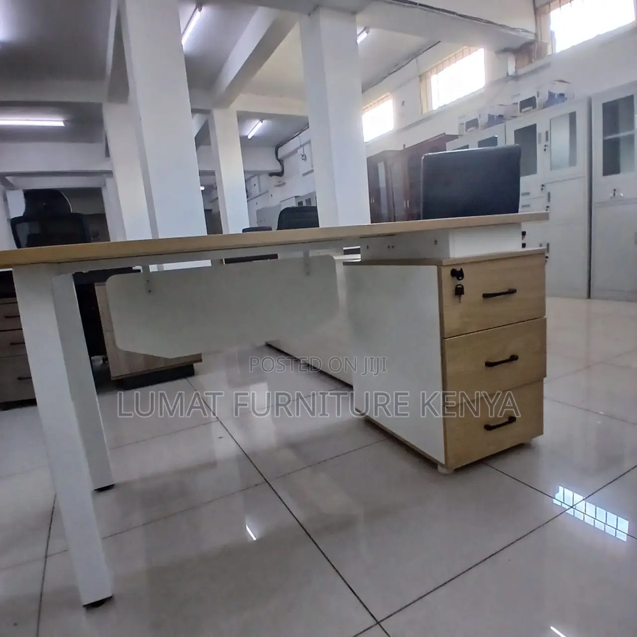 Spacious Desk for Working Surface for Laptops