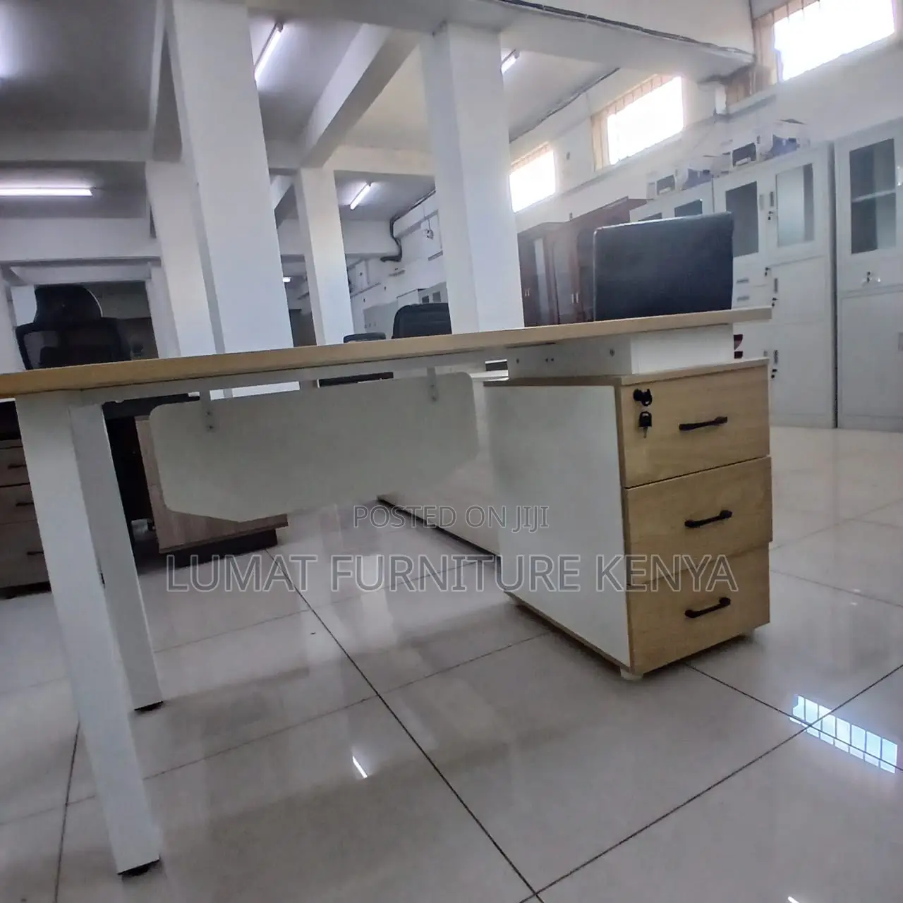 Spacious Desk for Working Surface for Laptops
