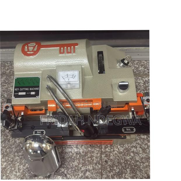 Key Cutting Machine