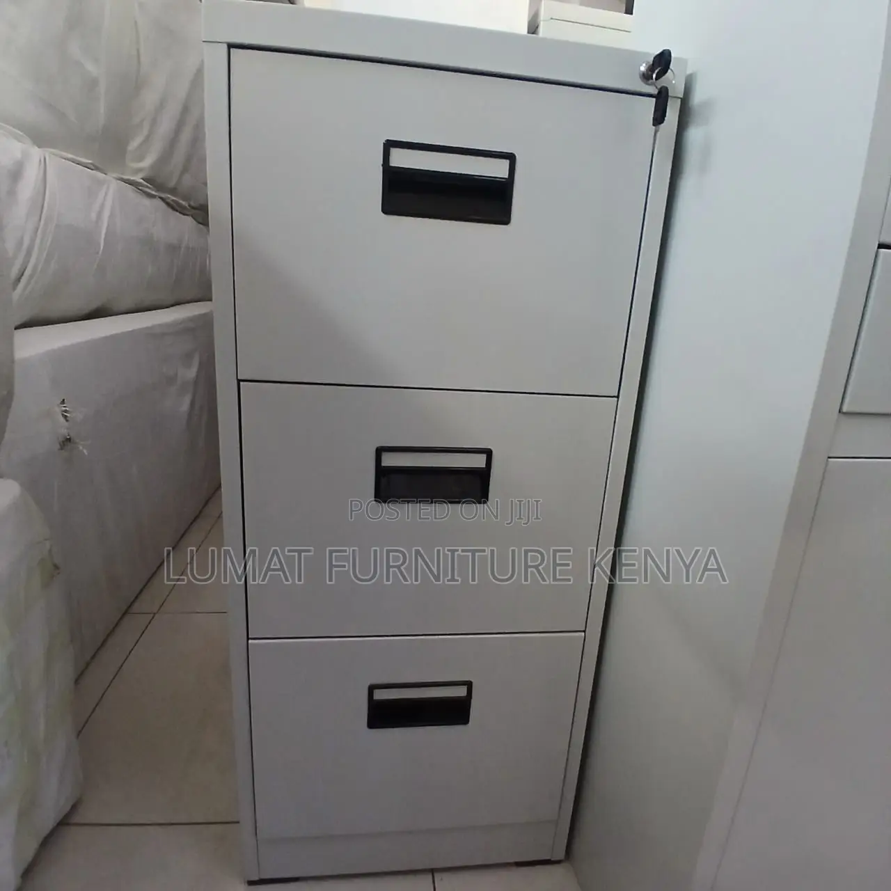 3 Spacious Drawers for Documents and Office Supplies