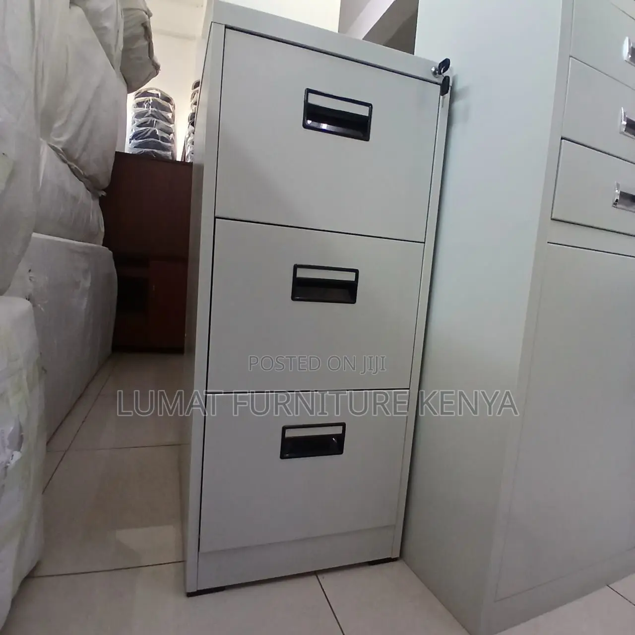 3 Spacious Drawers for Documents and Office Supplies