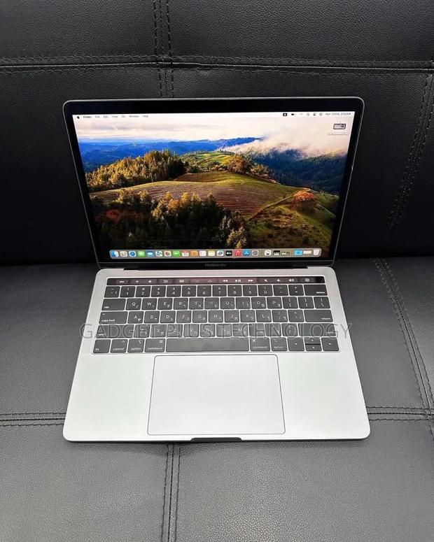 Laptop Apple MacBook Pro 2018 16GB Intel Core I7 SSD 256GB - main view