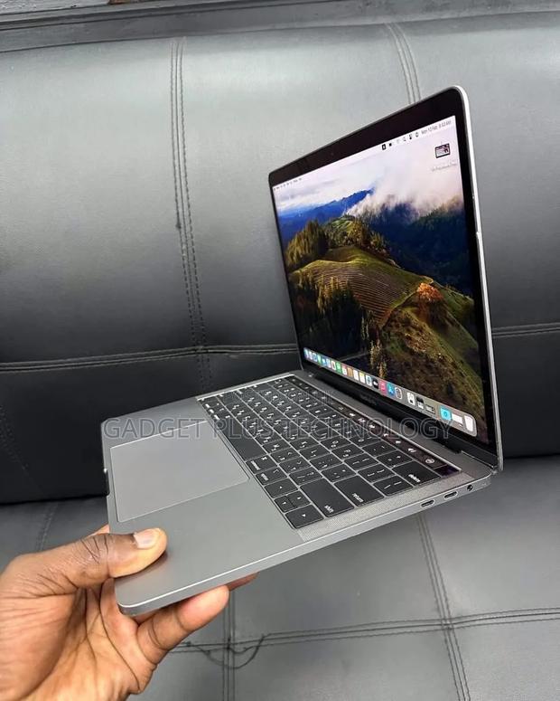 Laptop Apple MacBook Pro 2018 16GB Intel Core I7 SSD 256GB - thumbnail 2