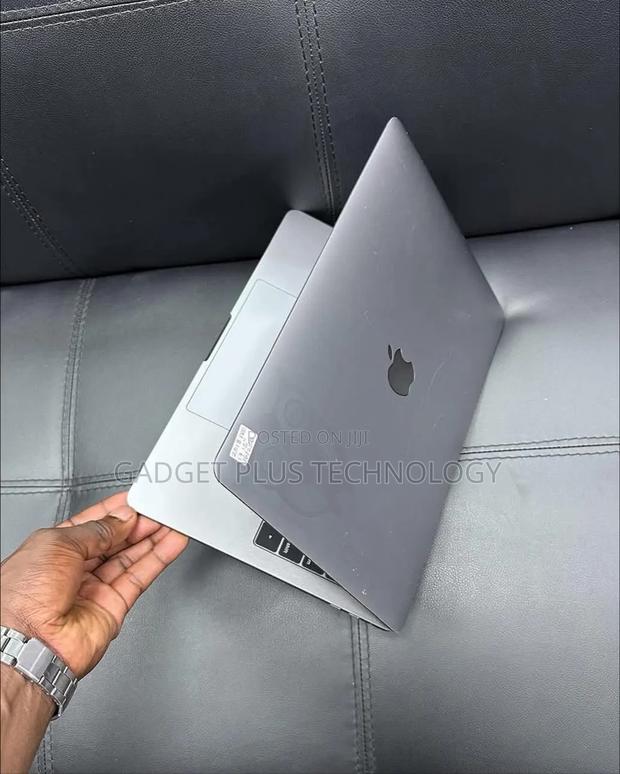 Laptop Apple MacBook Pro 2018 16GB Intel Core I7 SSD 256GB - thumbnail 4