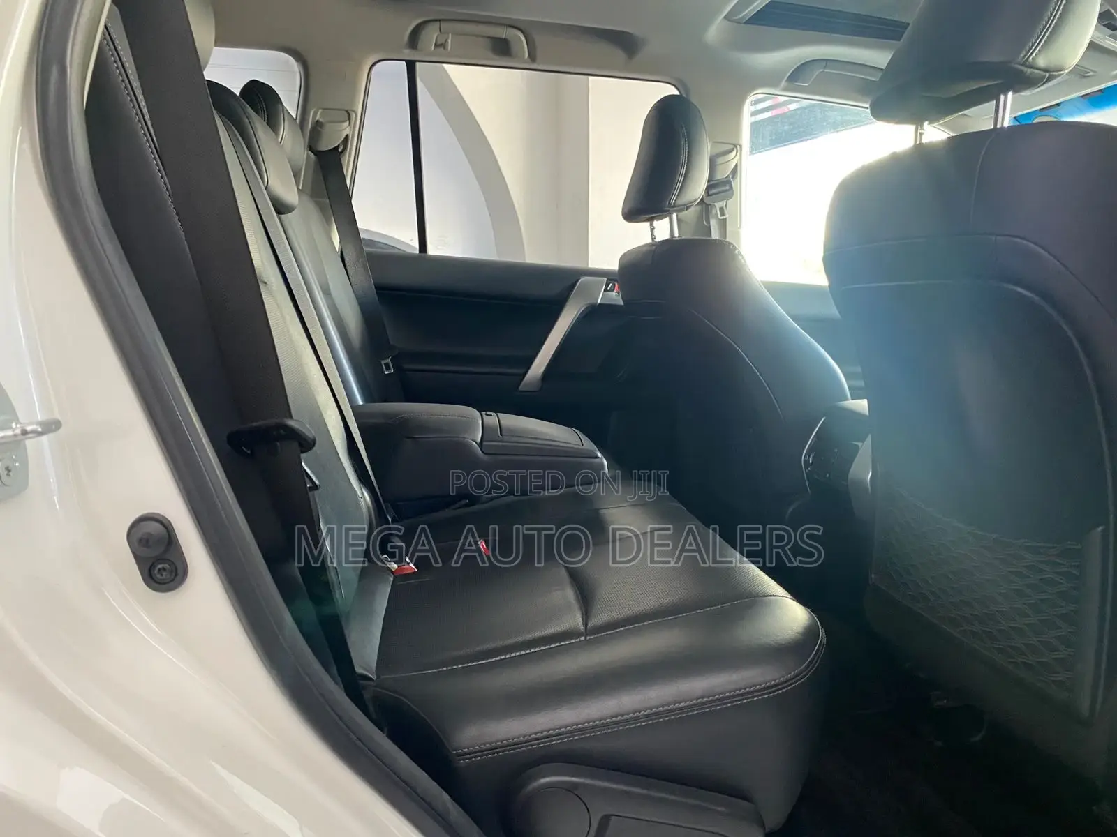 Toyota Land Cruiser Prado 2018 White