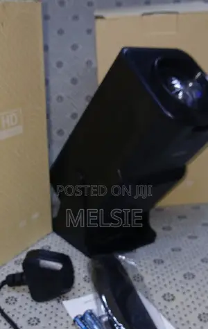 Android 13 Projector 300ansi Outdoor Portable 180° Rotable Projector